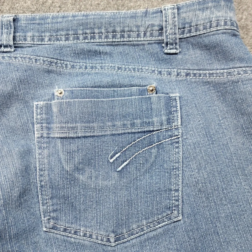 Wak Jeans Kiss Me Women 22W Denim Shorts Medium Wash Rhinestone Stretch Blue